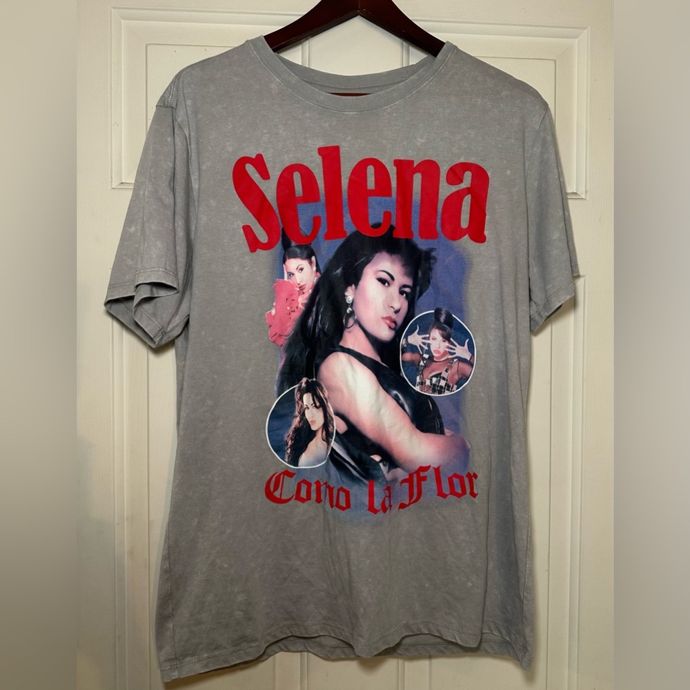 Official Selena Merchandise‎ Gray Acid Wash Como La Flor T-Shirt Size L Unisex.